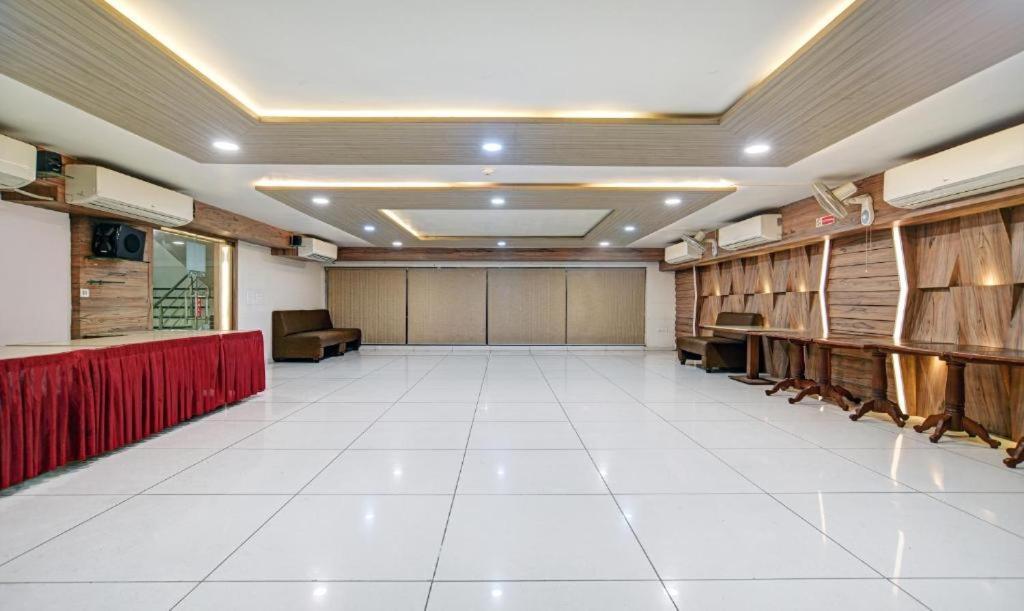 Super Hotel O Taste Of Temple 보팔 외부 사진